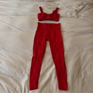 Set Active Sculptflex Set in Barn. Size Small.